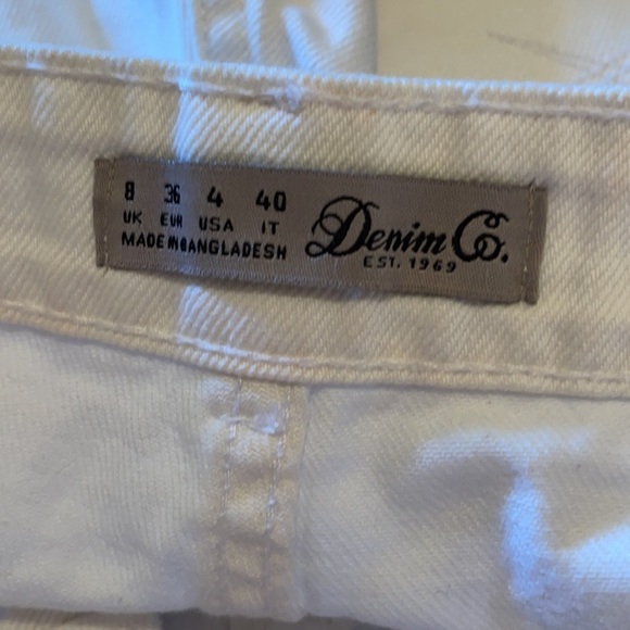 Denim Co White Jeans Shorts Frayed Hem SZ4 - Picture 9 of 10